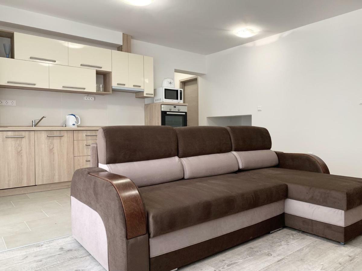 Exclusive Home - C. Apartman Pécs Buitenkant foto