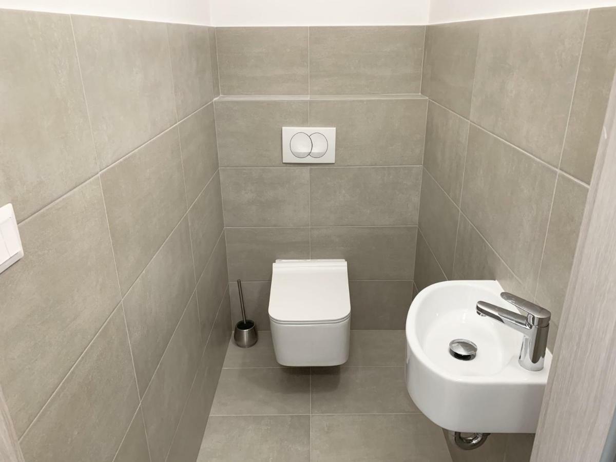 Exclusive Home - C. Apartman Pécs Buitenkant foto